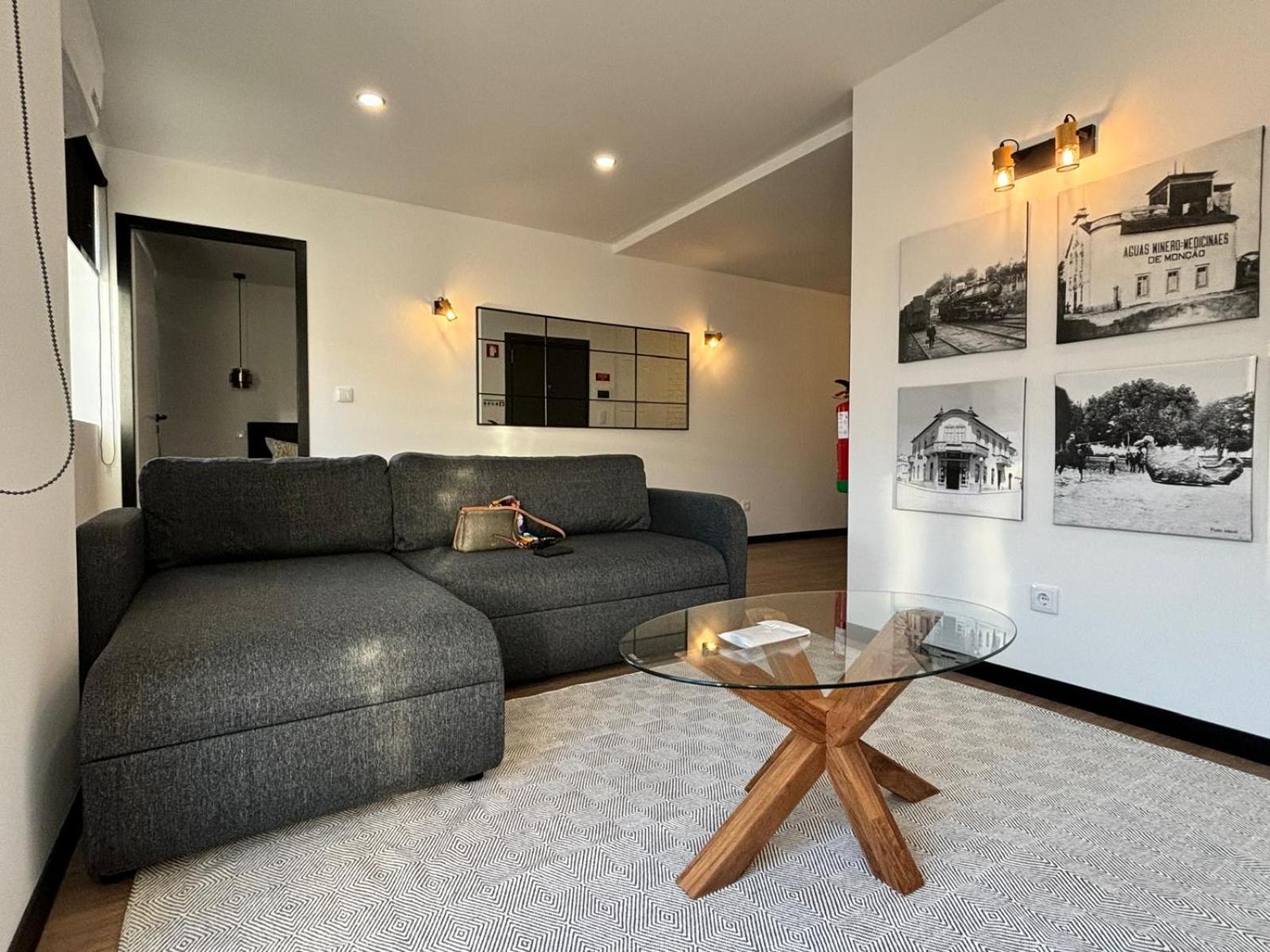 Pink House Apartment Moncao Bagian luar foto